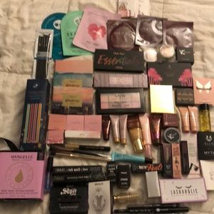 Huge lot of high end make up!